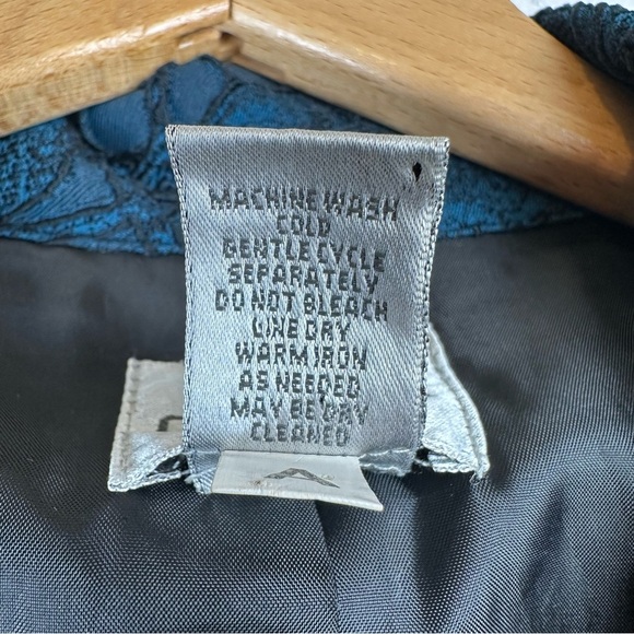 Chico's Lace Floral Blazer Office Party - Picture 5 of 7